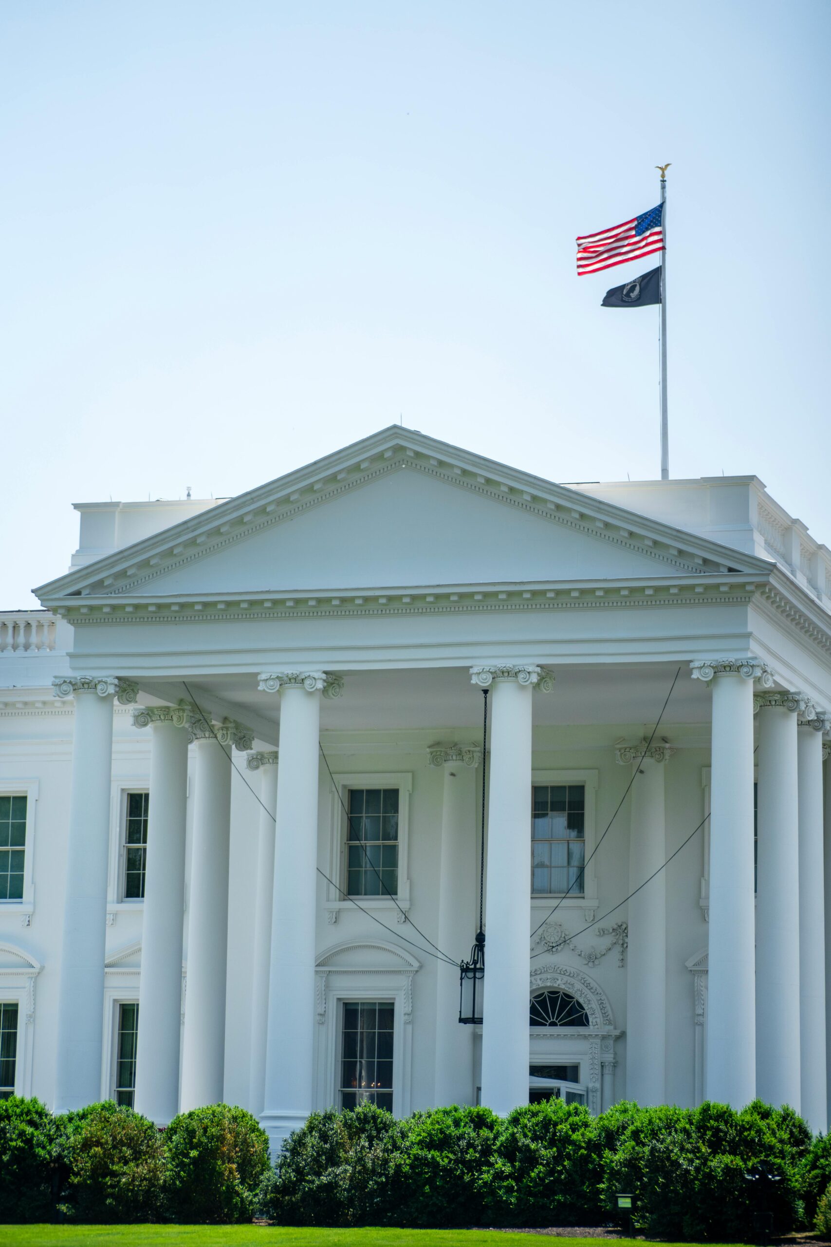 “Donald Trump and Ursula von der Leyen on EU tariff delay announcement – July 2025”